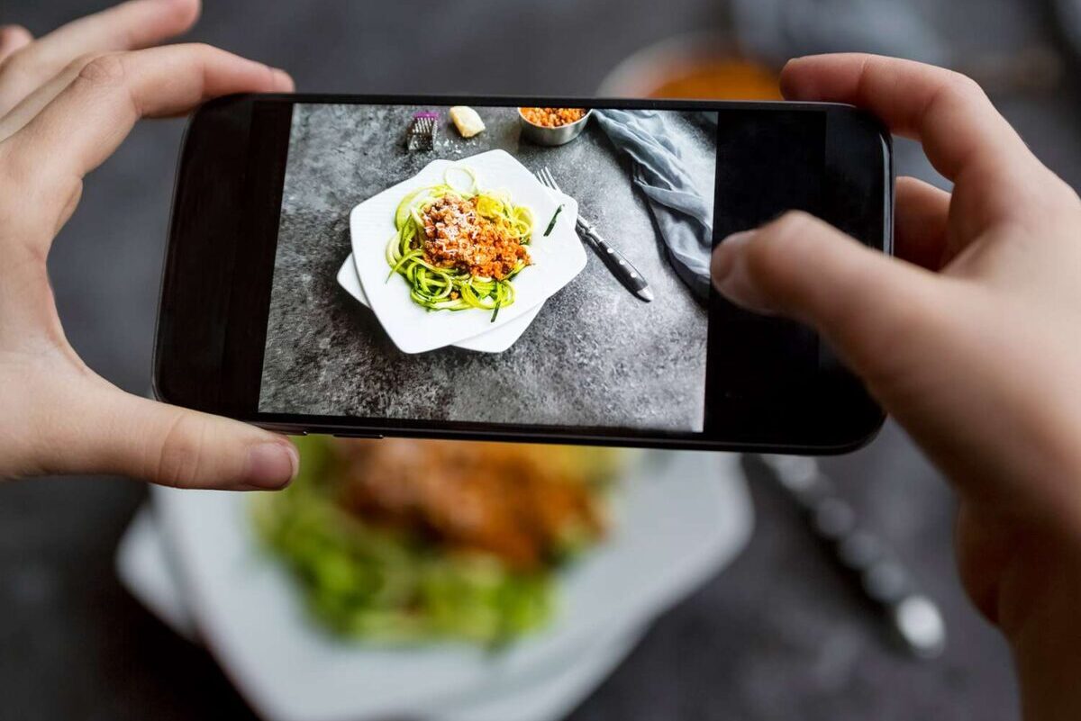 Discover the Delicious World of Canadian Food Instagrammers